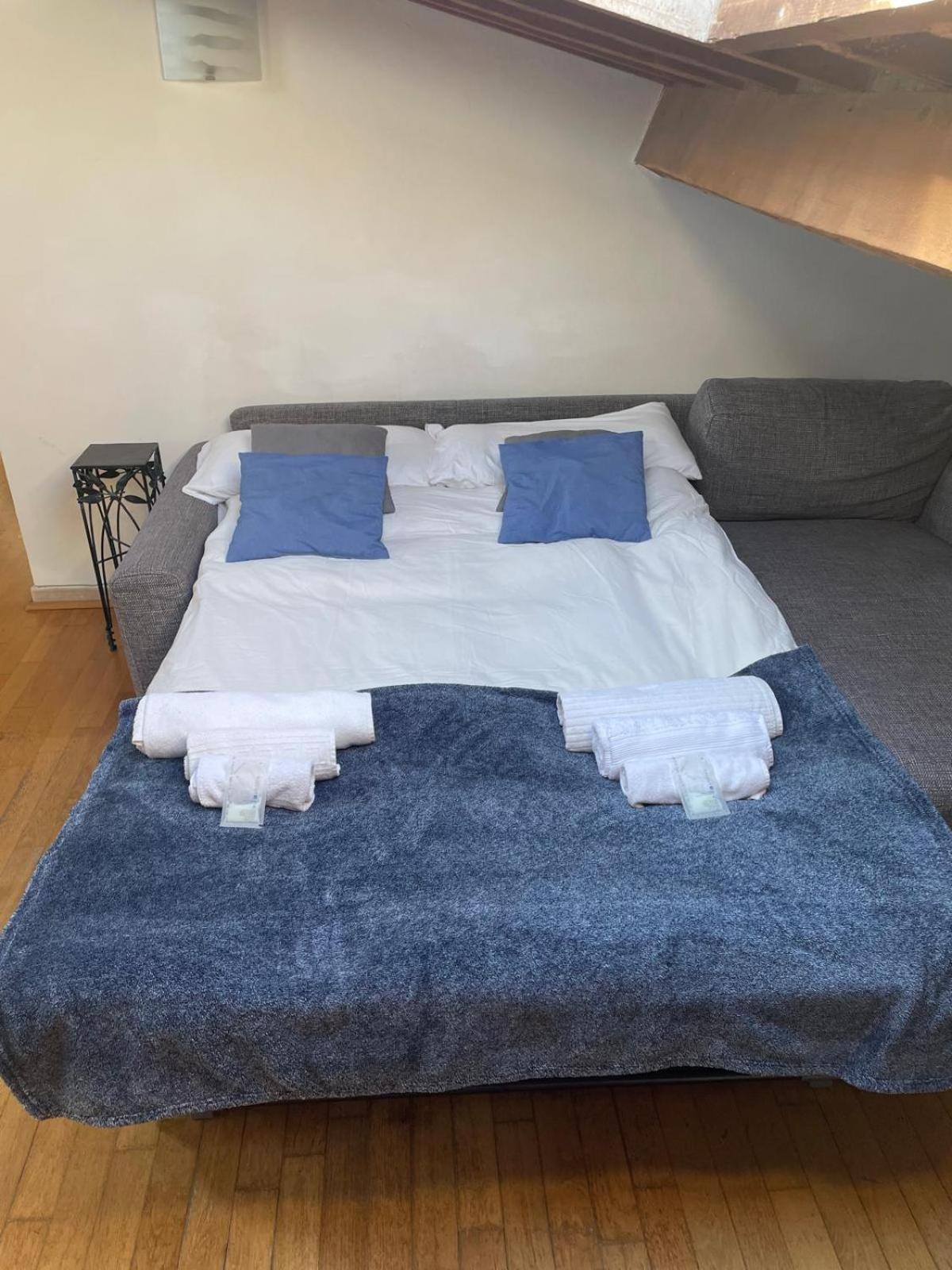 Apartamento Luminosa Mansarda Vicino Al Porto Livorno Exterior foto